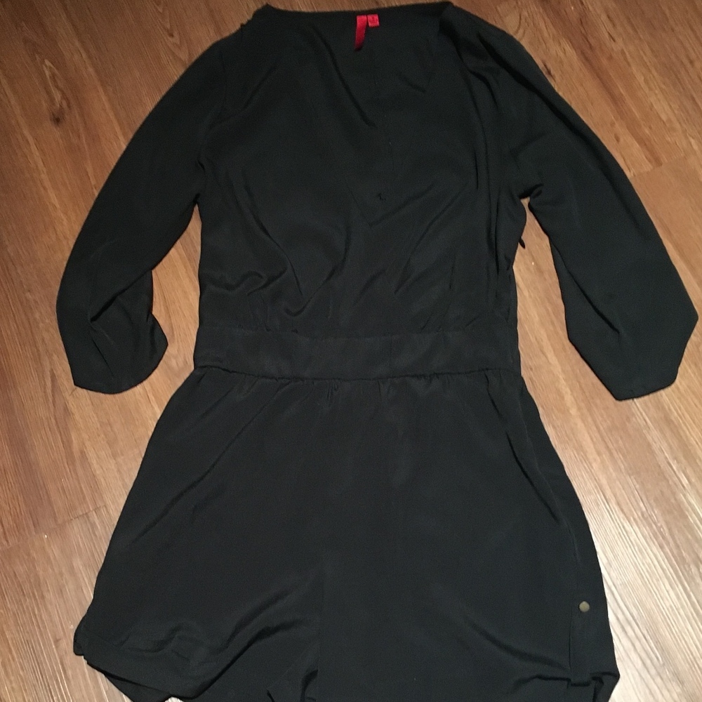 Small black V-neck black romper